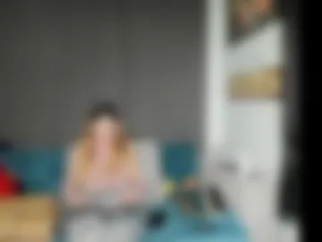 roxihazeleyes photo 6