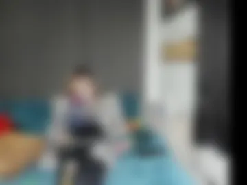 roxihazeleyes photo 3