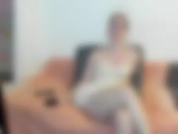 samarafromthewell photo 3