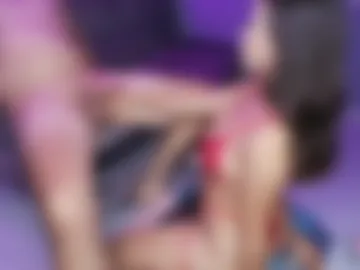 sara_and_lion photo 3