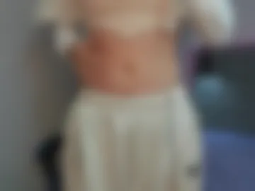 scarletcherry18 photo 6