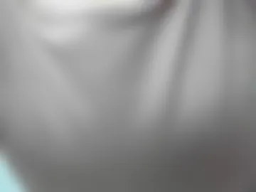 scarletcherry18 photo 3