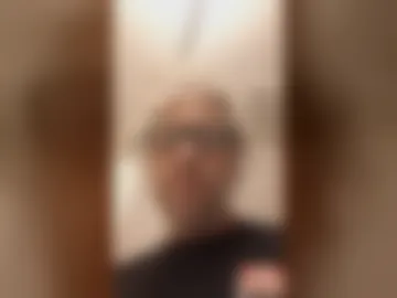 sheblowsme99 live webcam preview