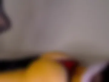 shes_a_peach webcam preview