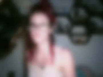 shespeachy webcam preview