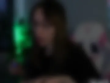 shy_or_horny webcam preview