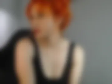 skinny_raven webcam preview