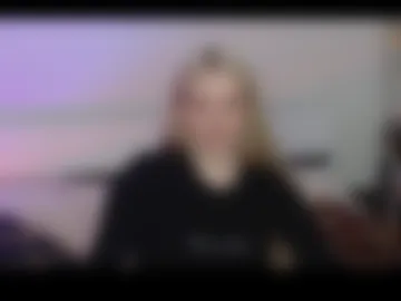 small_blondee photo 2