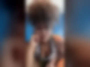 strawberriesxstraps live webcam preview