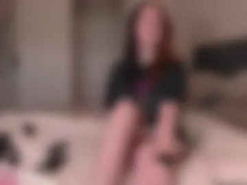 strawberryyfoxie webcam preview