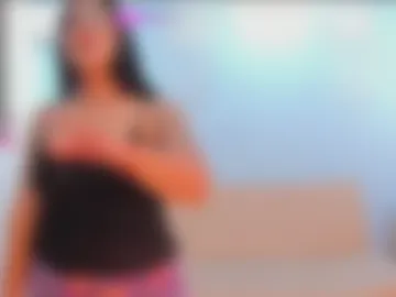 submiissive_lovee live webcam preview