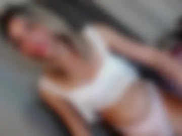 sweetnaughty_mia webcam preview