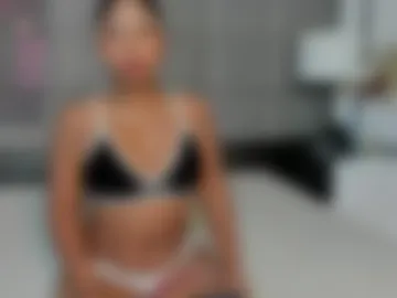 taliananewton photo 8