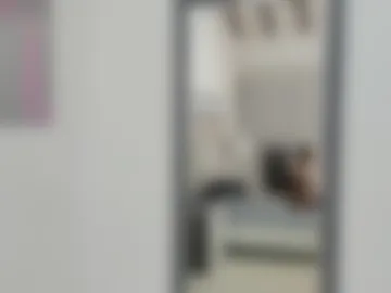 taliananewton photo 4