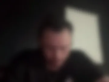 tallhungcloudyy webcam preview