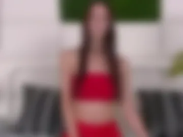 taraharriss photo 3