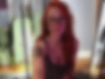 thetradwifee webcam preview