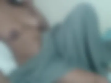 tinaxxxpetitexoxo photo 2