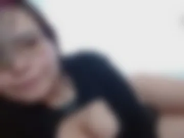 tiny_caroline photo 3