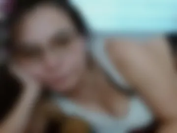 tiny_caroline photo 2