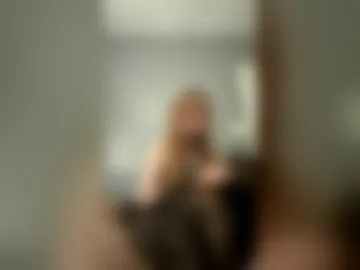 tinyblondebarbie photo 3