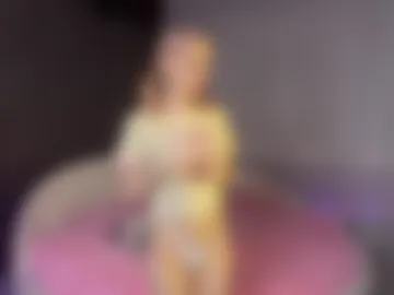 tinyvivy photo 5