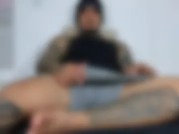 twonaugthy77 photo 7