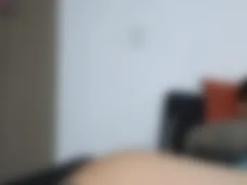 twonaugthy77 photo 6