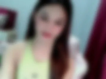 ur_extraordinary_nicole photo 2