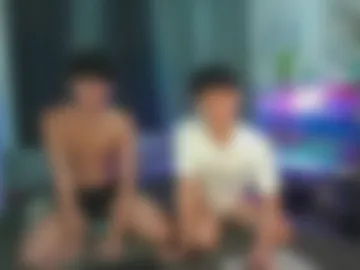 ur_younngtwinkxxx photo 3