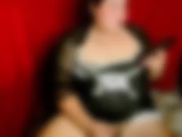 uramazingbomshel photo 4