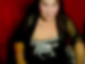 uramazingbomshel photo 2