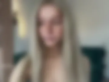 vikkiiisecret webcam preview