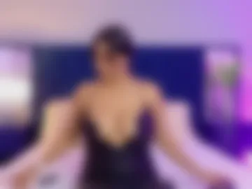 violet_saunders photo 2