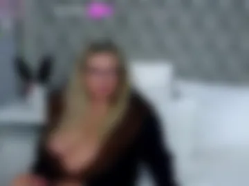 voluptuousleona photo 6