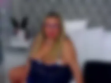 voluptuousleona photo 5