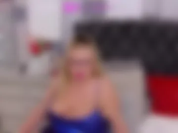 voluptuousleona photo 2