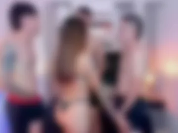 wallen_couple photo 7