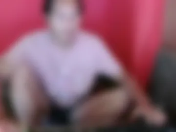 whispering_ering webcam preview