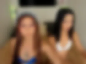 xluxurioustwingirlx photo 3