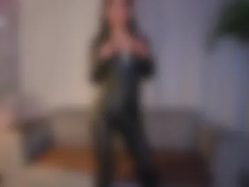 yuliethpetite photo 6