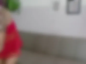 yuliethpetite photo 2
