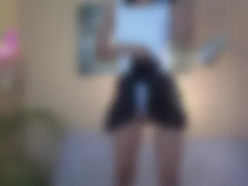 yuliethpetite photo 2
