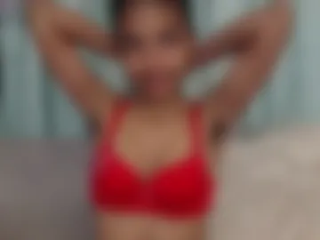 yuliethpetite photo 4