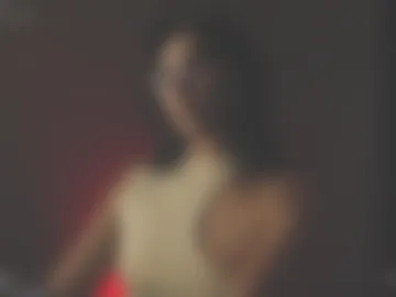 zarahlynch photo 3