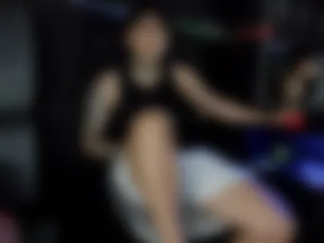 zhoestrong webcam preview