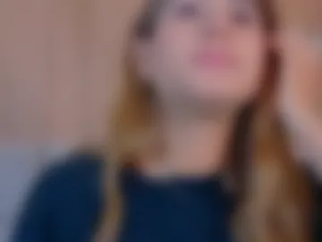 zoehangel photo 3