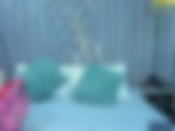 zoeyluca live webcam preview