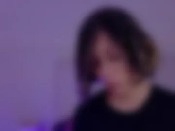 zoeypetit photo 3
